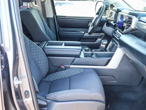 Used 2022 Toyota Tundra SR5 w/ SR5 Convenience Package AWD/4WD image 20