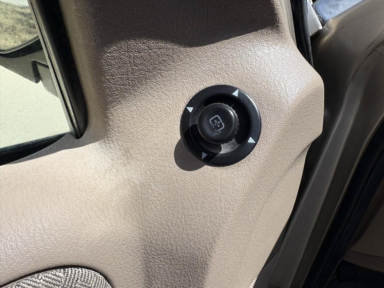 Used 2004 Ford Explorer XLS RWD image 50
