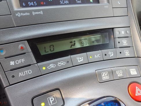 Used 2014 Toyota Prius One image 11