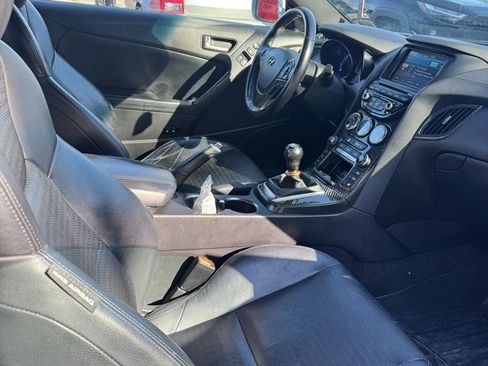Used 2013 Hyundai Genesis 3.8 image 8