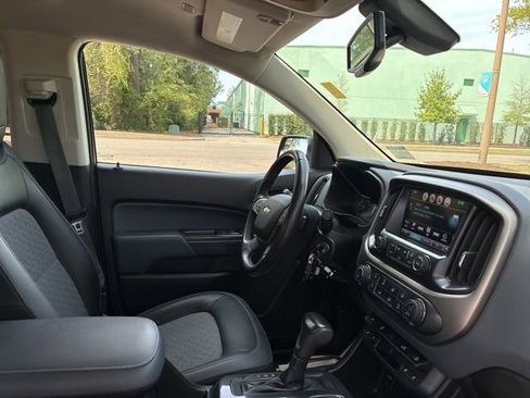 Used 2017 Chevrolet Colorado Z71 image 23