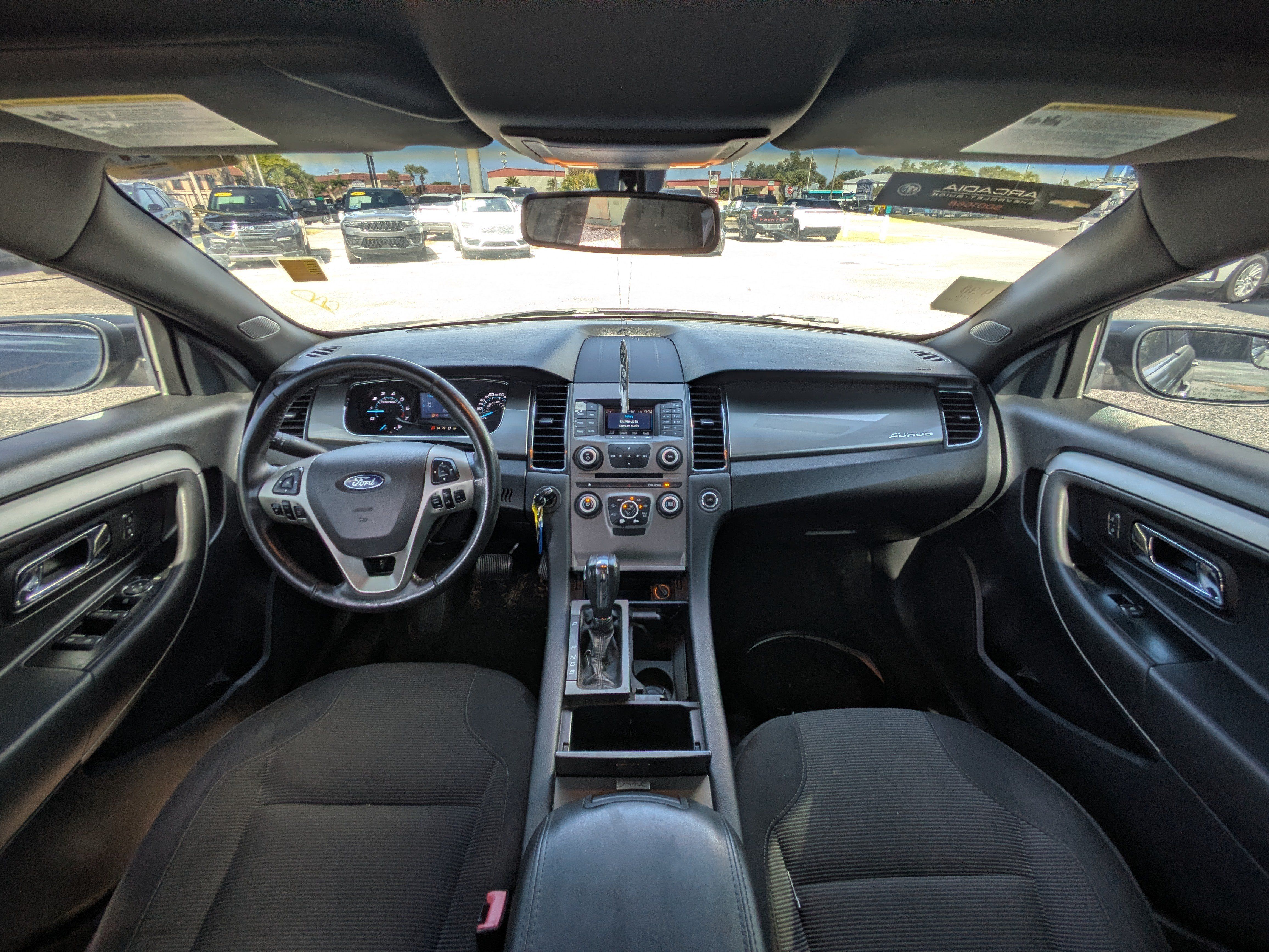 Used 2015 Ford Taurus SEL FWD image 31