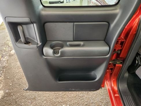 Used 2001 Chevrolet Silverado 1500 LS w/ Firm Ride Suspension Pkg AWD/4WD image 15