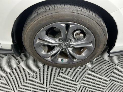 Certified 2024 Honda Accord EX image 38