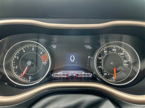 Used 2017 Jeep Cherokee Limited AWD/4WD image 25
