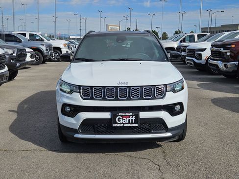 Used 2025 Jeep Compass Limited AWD/4WD image 9