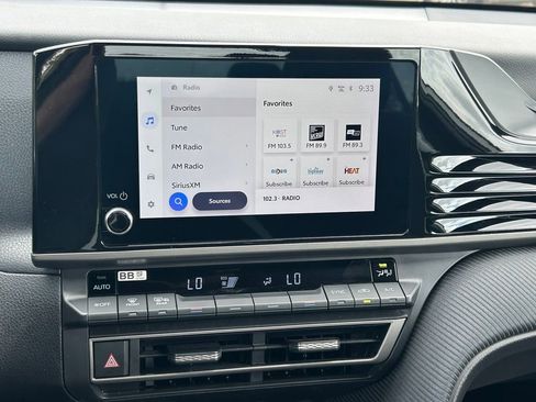 Certified 2025 Toyota Camry SE FWD image 19