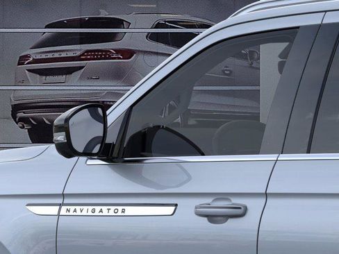 New 2025 Lincoln Navigator Reserve image 20