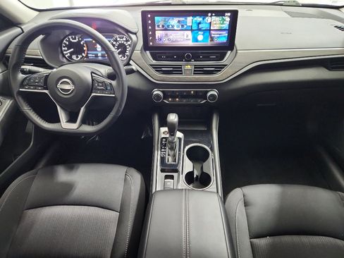 Used 2024 Nissan Altima 2.5 SV w/ SV Premium Package image 7