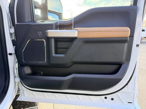 Used 2022 Ford F250 Lariat w/ Lariat Value Package image 36