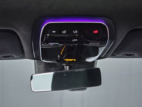 Used 2025 Mercedes-Benz GLC 300 4MATIC image 28