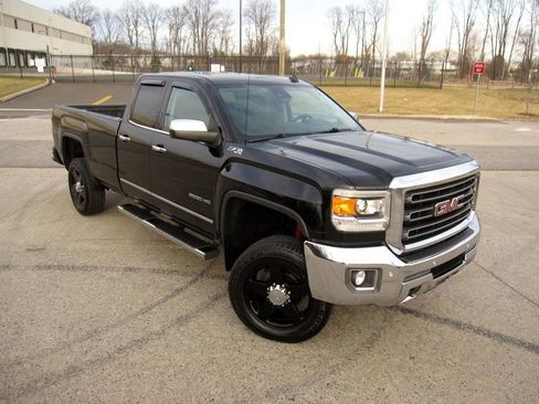 Used 2015 GMC Sierra 2500 SLT w/ Driver Alert Package image 2