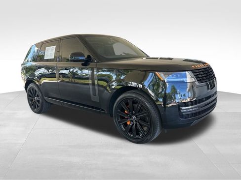 Used 2024 Land Rover Range Rover SE AWD/4WD image 2