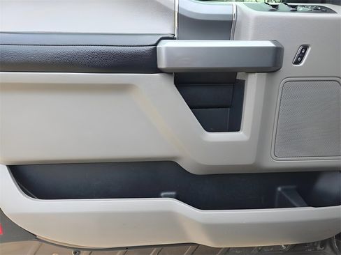 Used 2016 Ford F150 XLT w/ Equipment Group 302A Luxury image 16