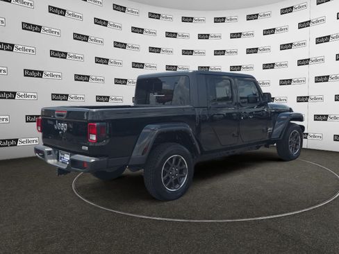 Used 2023 Jeep Gladiator Overland AWD/4WD image 6
