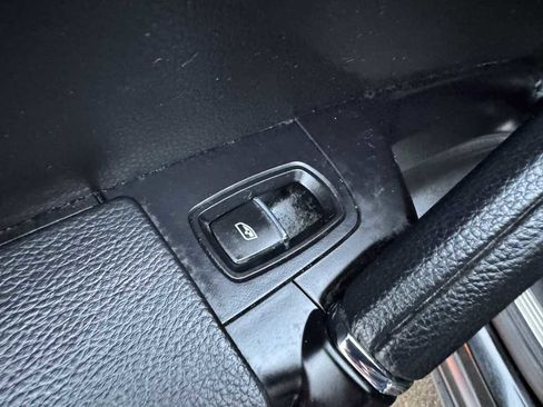 Used 2017 Porsche Cayenne Platinum Edition w/ Premium Package (PJV) image 45