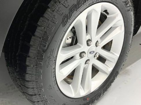 Used 2014 Ford Explorer XLT w/ Equipment Group 201A image 12