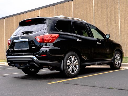 Used 2020 Nissan Pathfinder S AWD/4WD image 9