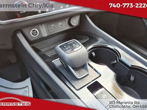 Used 2023 Nissan Rogue SV image 11