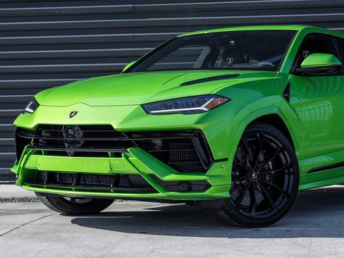 Used 2024 Lamborghini Urus S image 3