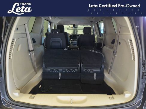 Used 2022 Chrysler Voyager LX FWD image 23
