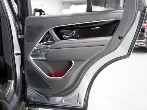 Used 2023 Land Rover Range Rover SE image 37