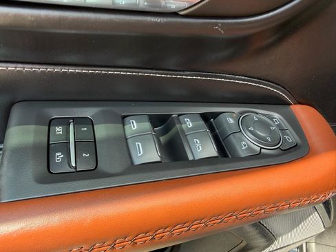 Used 2023 GMC Yukon XL Denali Ultimate AWD/4WD image 18