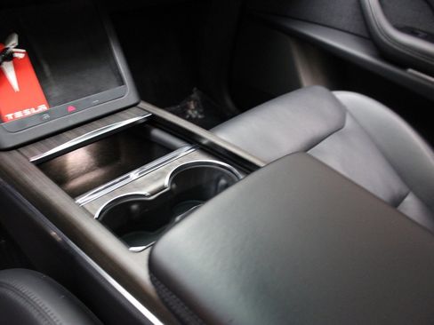 Used 2023 Tesla Model X image 49