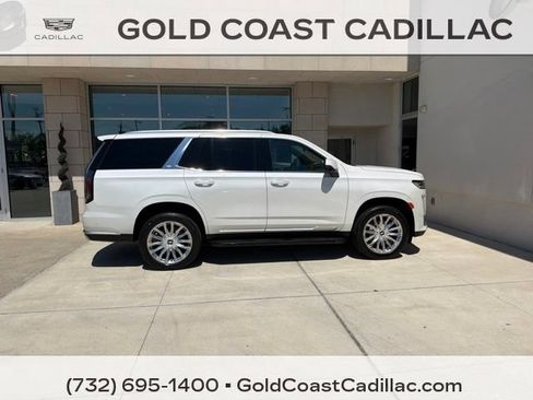 Used 2023 Cadillac Escalade Premium Luxury AWD/4WD image 4