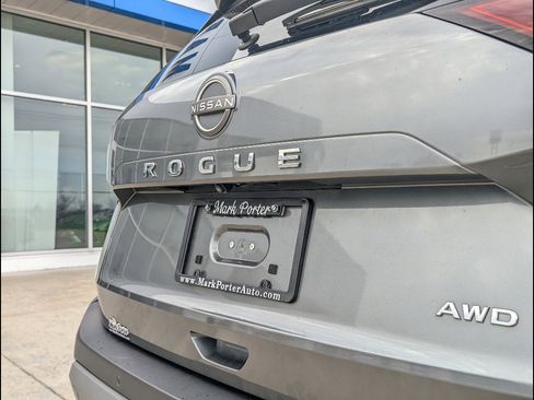 Used 2023 Nissan Rogue S image 10