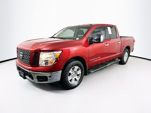 Used 2019 Nissan Titan SV w/ SV Convenience Package image 3