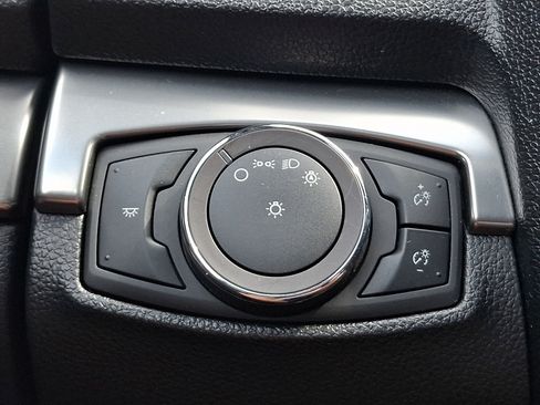 Used 2019 Ford Explorer XLT FWD image 24