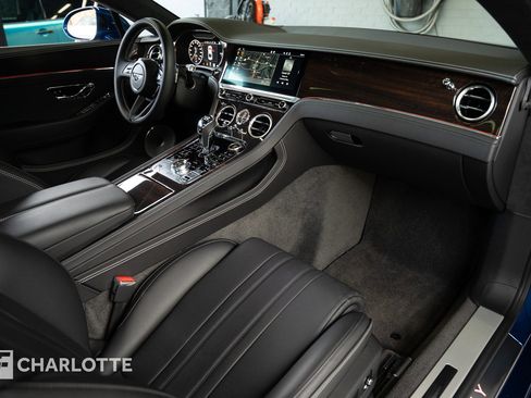 Used 2021 Bentley Continental GT image 35