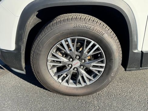 Certified 2023 GMC Acadia SLT FWD image 13