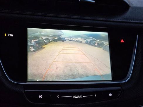 Used 2018 Cadillac XT5 FWD image 17