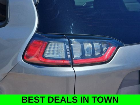 Used 2021 Jeep Cherokee Latitude Plus FWD image 39