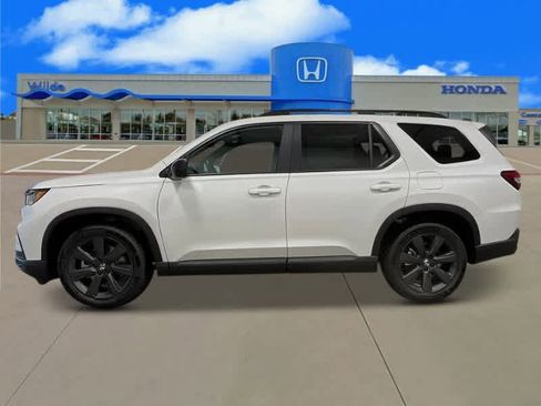 New 2025 Honda Pilot Sport image 2