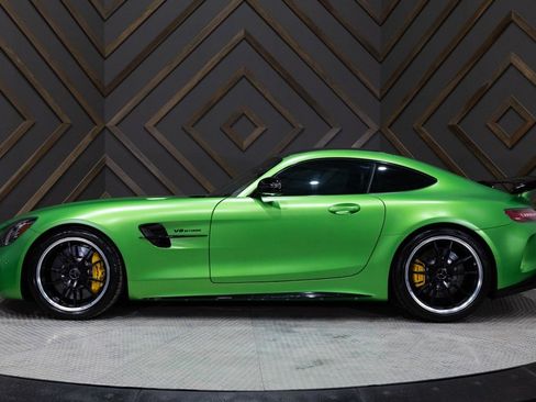 Used 2018 Mercedes-Benz AMG GT R image 24