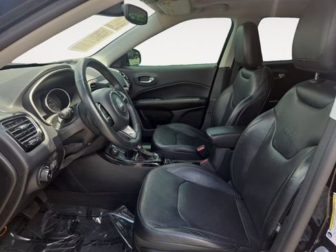 Used 2017 Jeep Compass Limited w/ Navigation Group AWD/4WD image 9