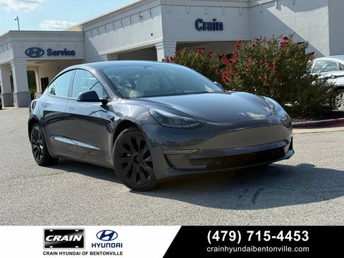 Used 2023 Tesla Model 3 Standard Range RWD image 1