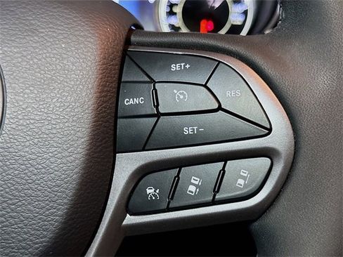 Used 2022 Jeep Cherokee Limited image 36