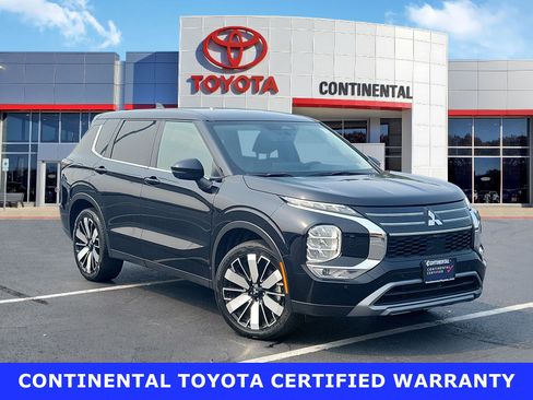 Used 2025 Mitsubishi Outlander SE AWD/4WD image 1