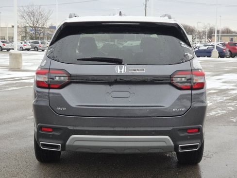 Used 2025 Honda Pilot Elite image 16