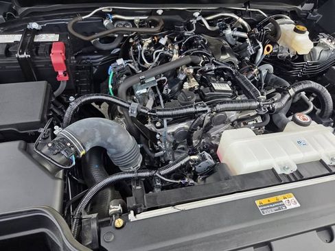 Used 2024 Toyota Tacoma SR RWD image 19