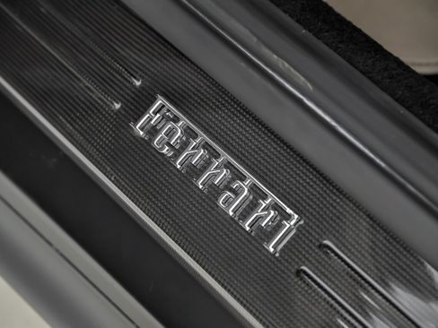 Used 2021 Ferrari 812 GTS image 34