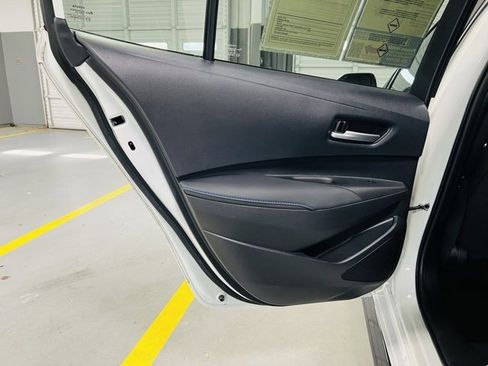 Used 2021 Toyota Corolla SE image 26
