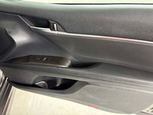 Used 2024 Toyota Camry SE FWD image 14