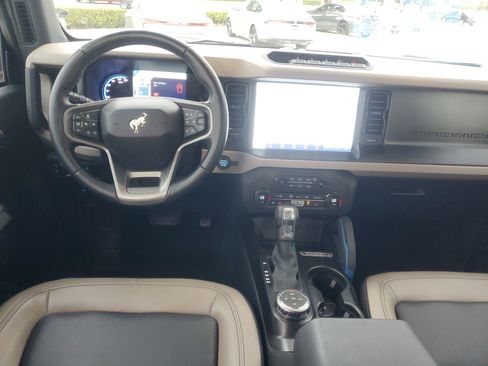 Used 2023 Ford Bronco Wildtrak image 13