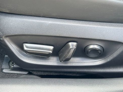 Used 2025 Toyota Prius XLE image 23