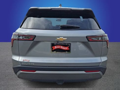 Used 2026 Chevrolet Equinox LT FWD image 5